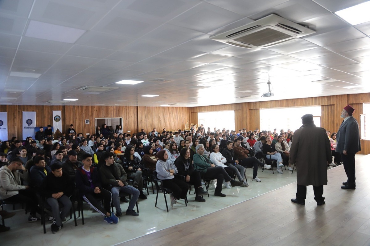 Diyarbakır’da öğrenciler tiyatroyla tarihi yolculuğa çıktı