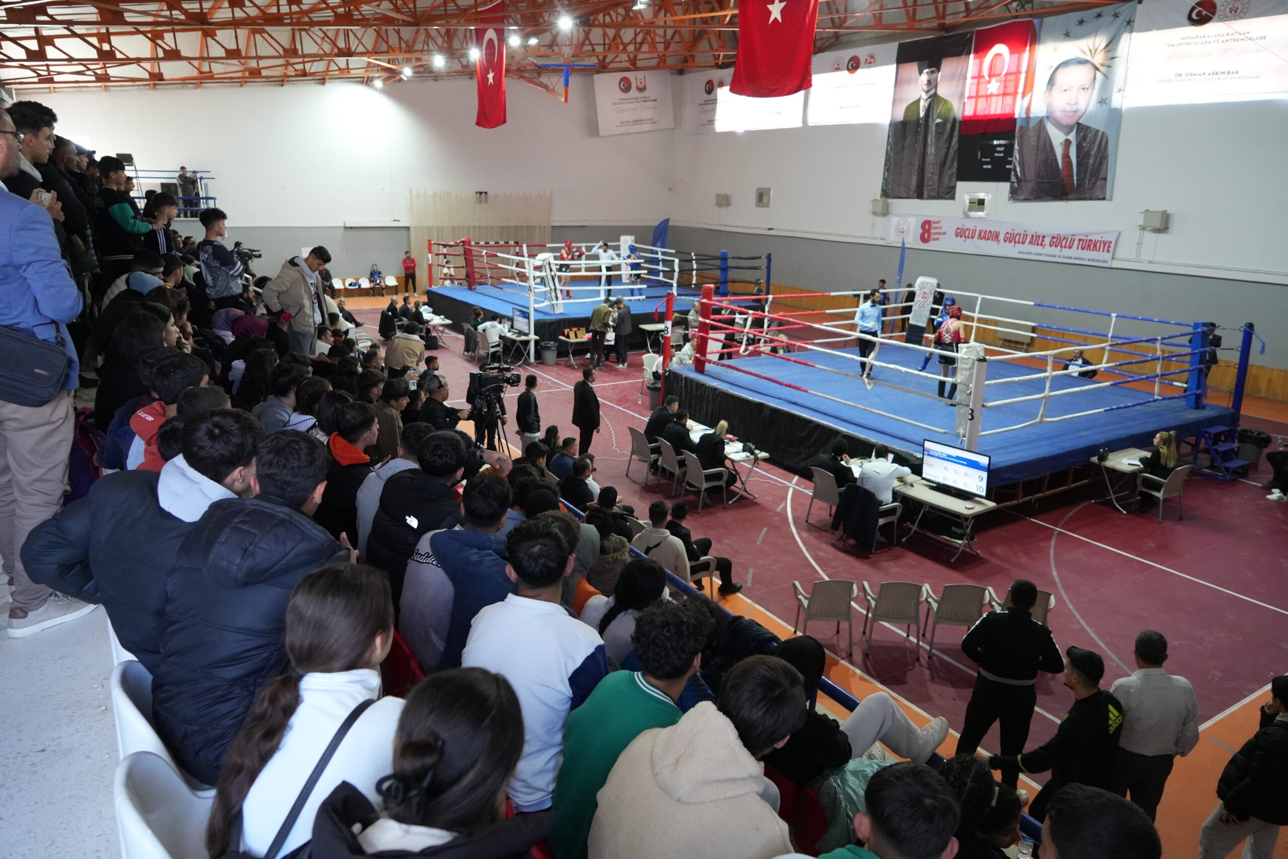 Diyarbakır’dan da katılım sağlanan Muay Thai başladı