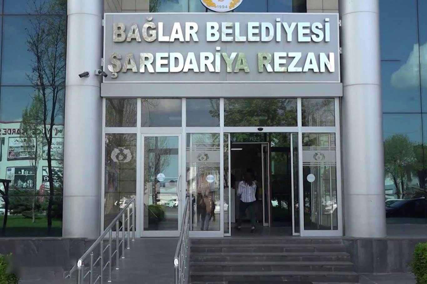 Oğlunu işe aldı, baldızını başkan yardımcısı yaptı