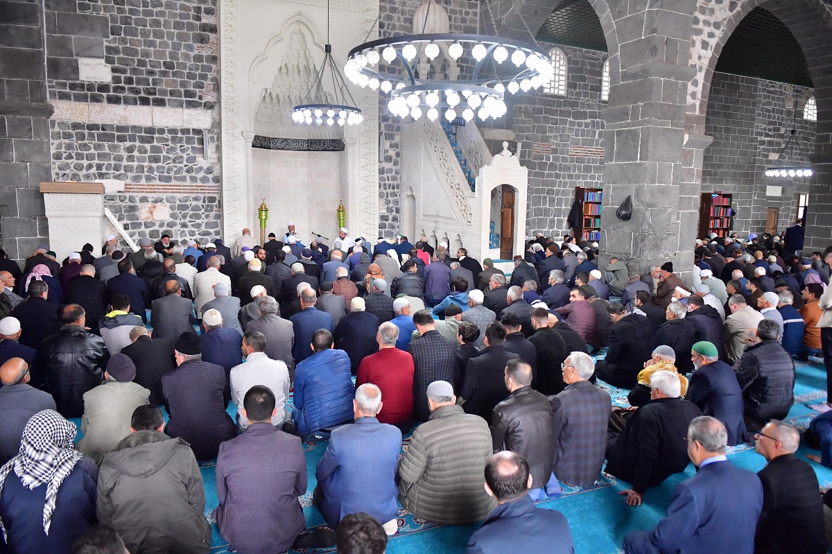 Çanakkale Şehitleri için Diyarbakır’da Mevlit okutuldu