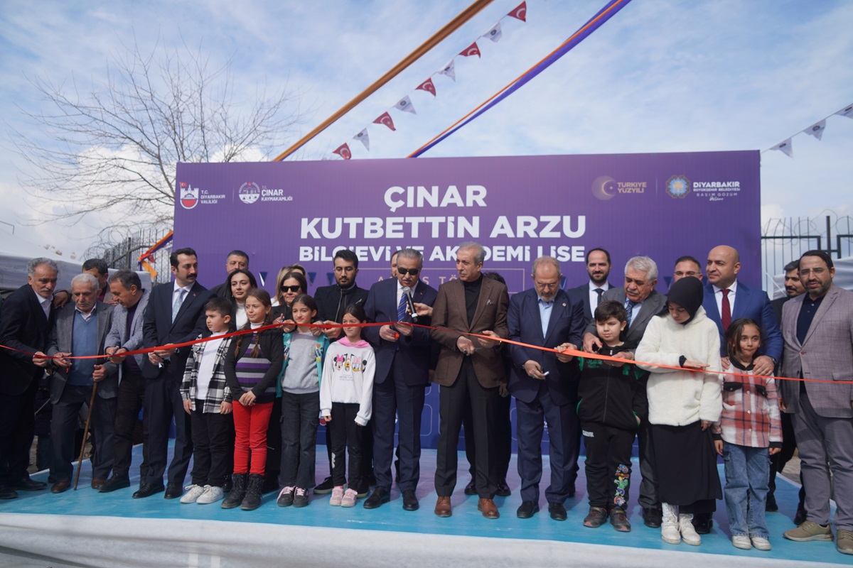 Diyarbakır’da Kutbettin Arzu Bilgi Evi ve Akademi Lise açıldı