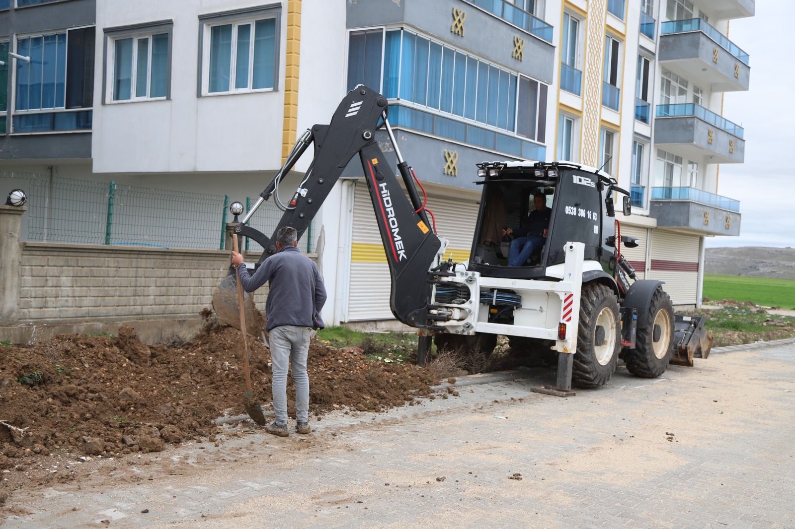 Diyarbakır'ın o ilçesine  60 adet aydınlatma direği