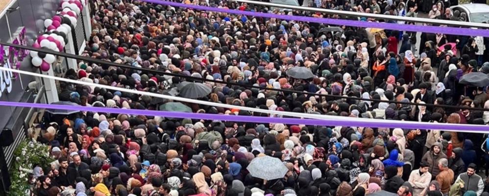 Görüntüler Miting Alanından Değil, İnsanlar Birbirini Resmen Ezdiler!