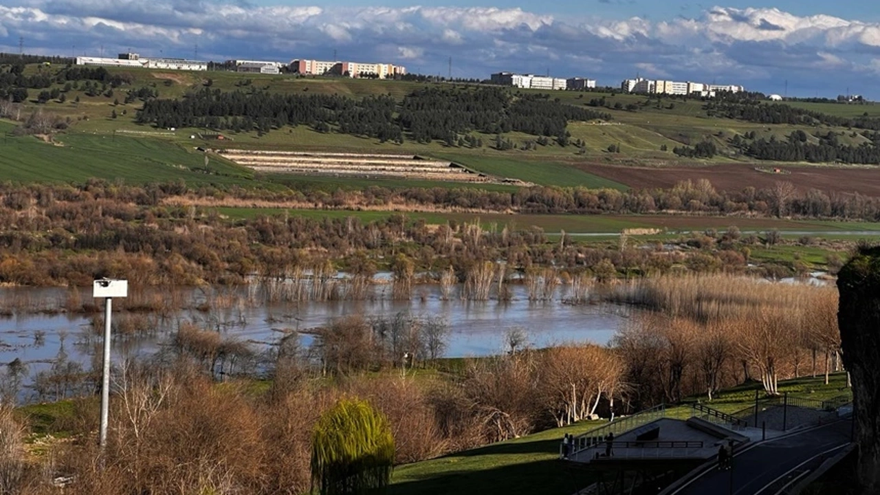 Diyarbakır’daki yağışlar tehlikeyi arttırdı: Dicle Nehri’nde su seviyesi yükseldi!