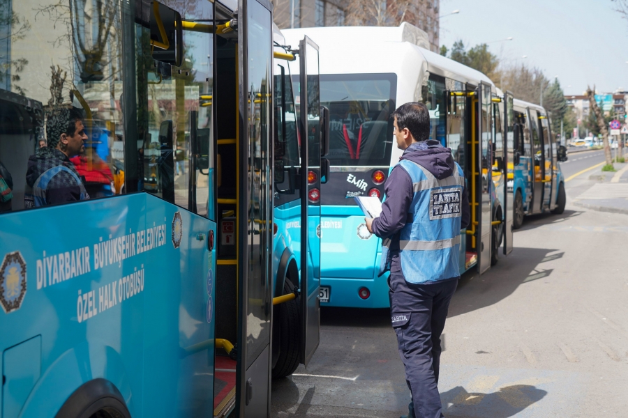 Diyarbakır’da zabıtadan toplu taşıma araçlarına abonman kart denetimi