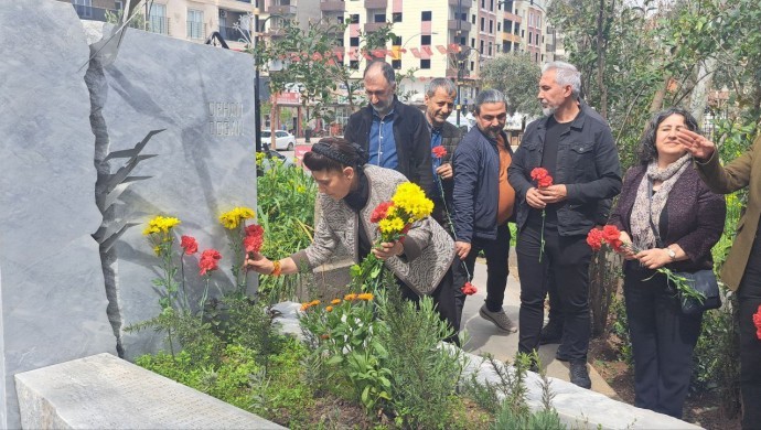 Leyla Zana, Orhan Doğan’ın mezarını ziyaret etti