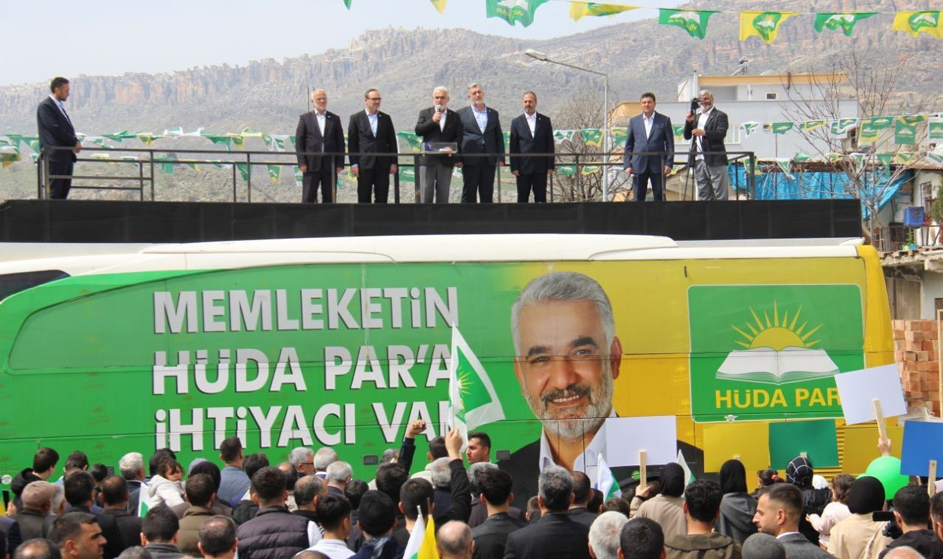 HÜDA PAR Genel Başkanı Yapıcıoğlu Diyarbakır'da konuştu: Projesi olmayanların hizmet etmeye de niyeti yoktur