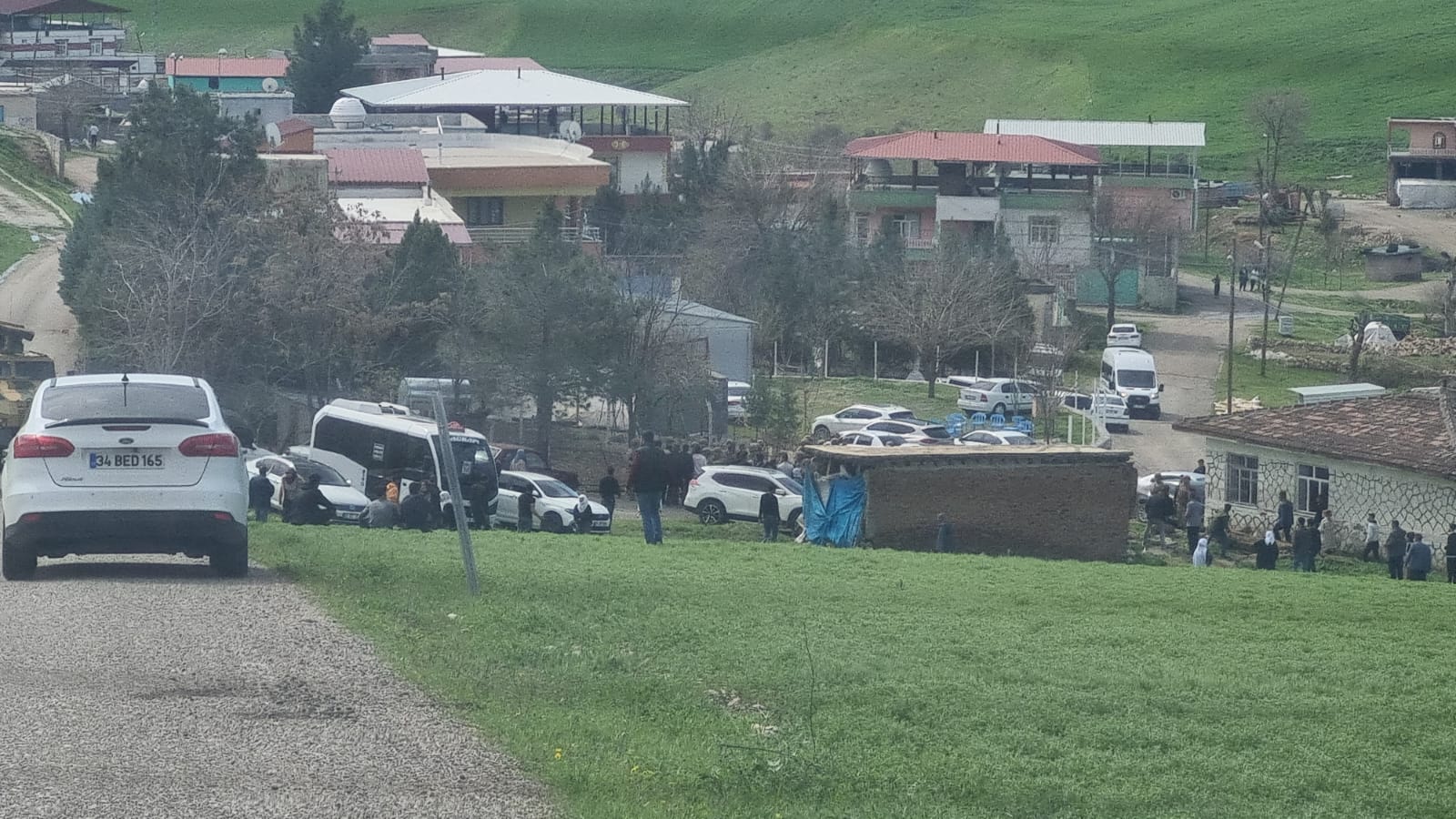 Son Dakika: Diyarbakır'da seçim kavgasında bir kişi silahla vurularak hayatını kaybetti!