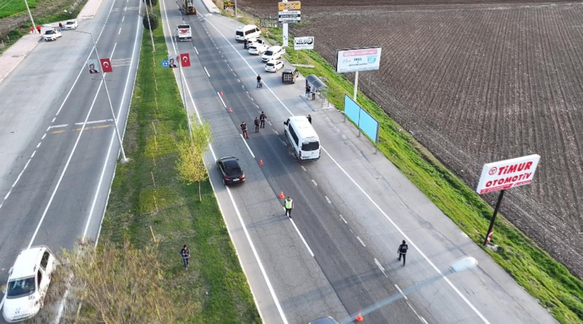 Minibüs ile sevkiyatı yapılan eroin drone ile takip edildi