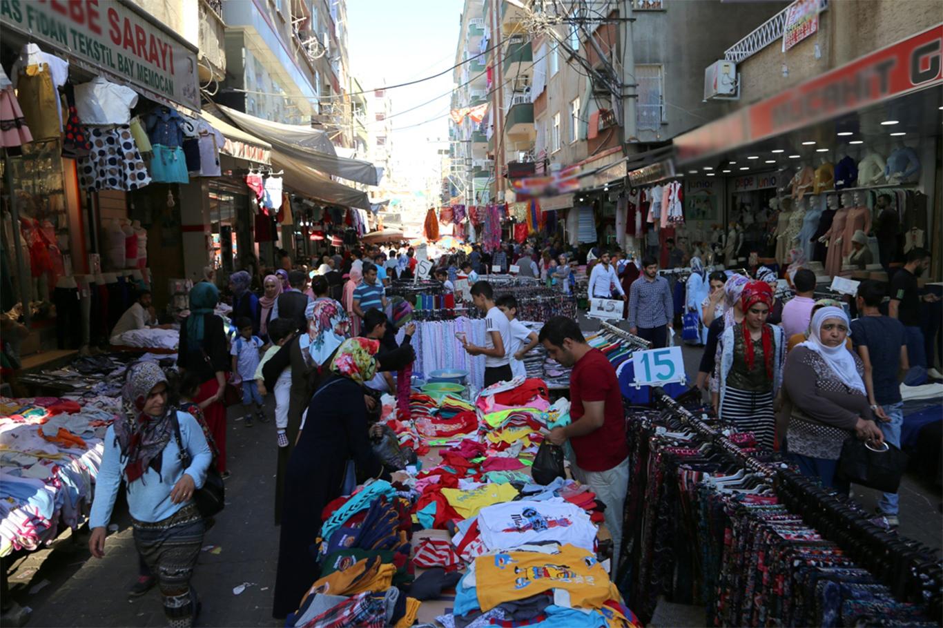 Yüksek fiyatlar vatandaşı vurdu; Bayramın tadı kalmadı!