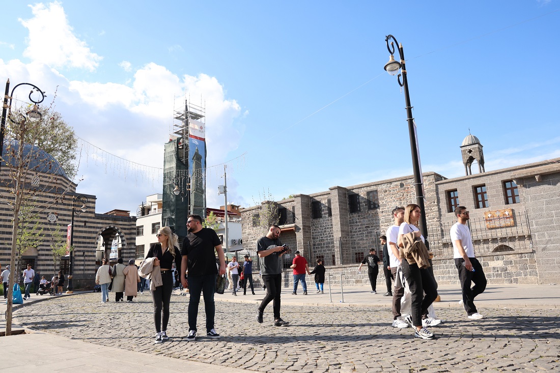 Diyarbakır bayramda doldu taştı: Otellerde yer kalmadı!