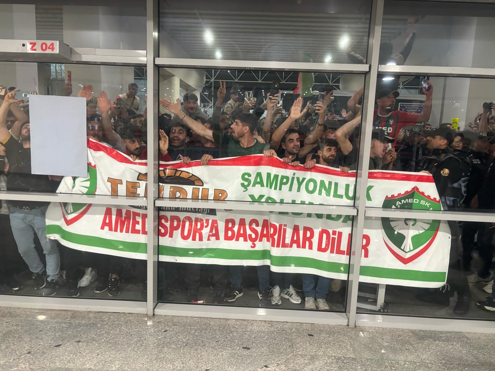 Amedspor Diyarbakır’da coşkuyla karşılandı