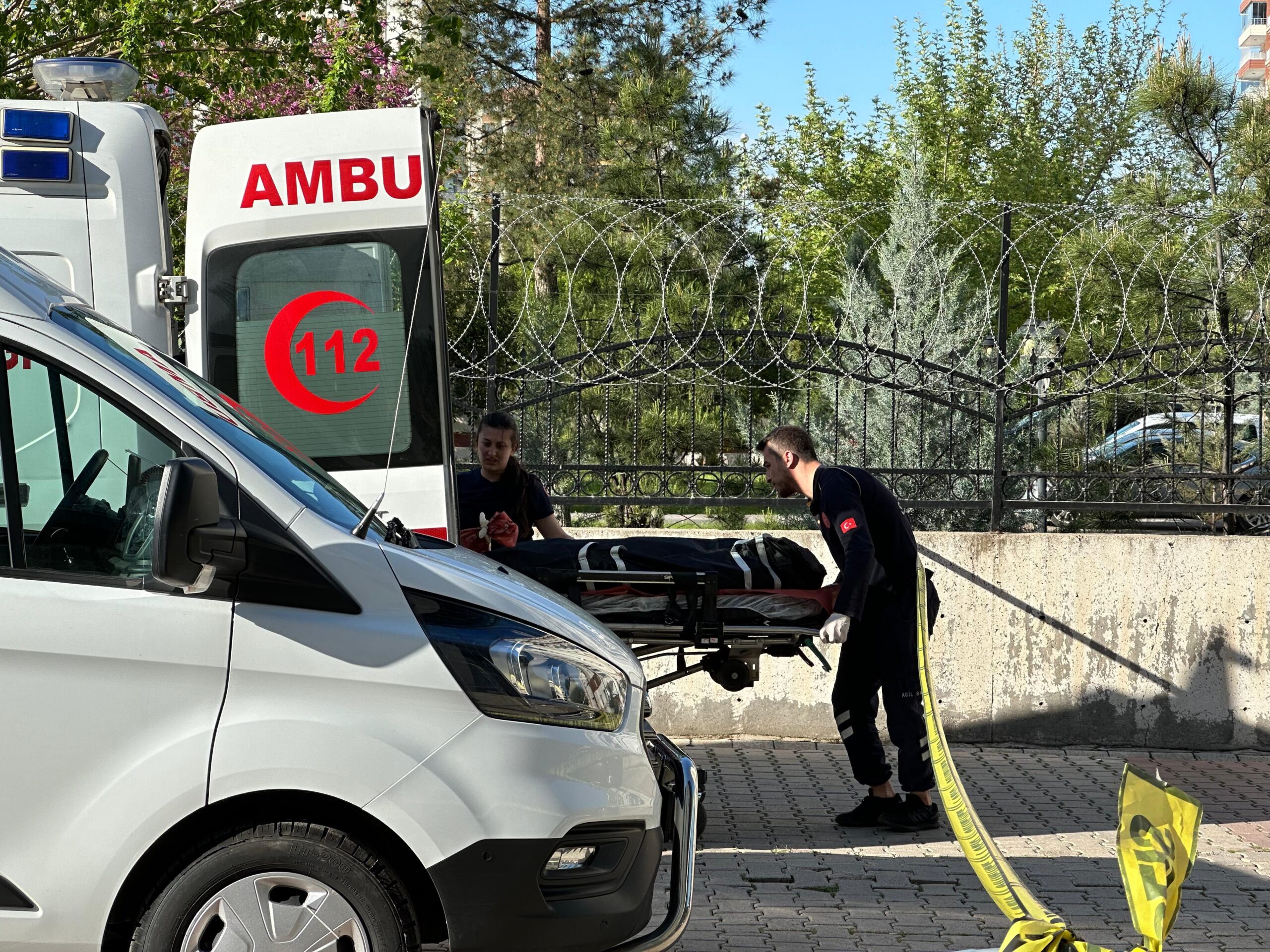 Diyarbakır’da bir kadın 14. kattan atlayarak hayatını kaybetti