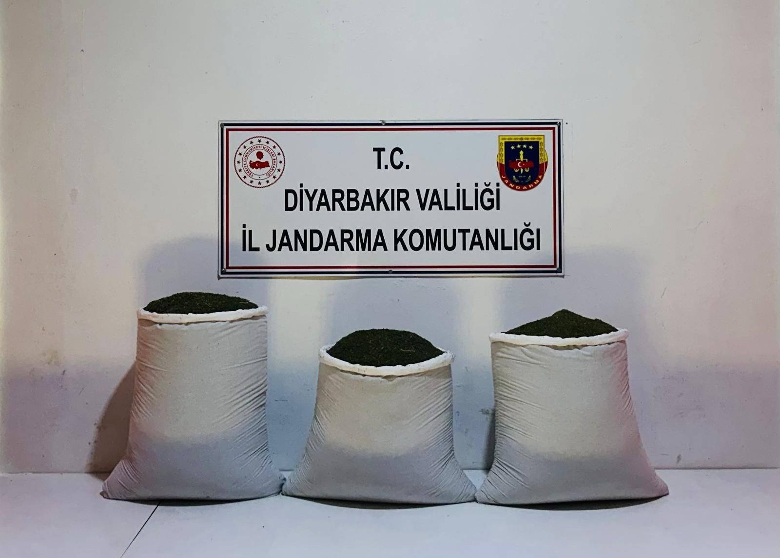 Diyarbakır'da 67 kilogram esrar yakalandı!