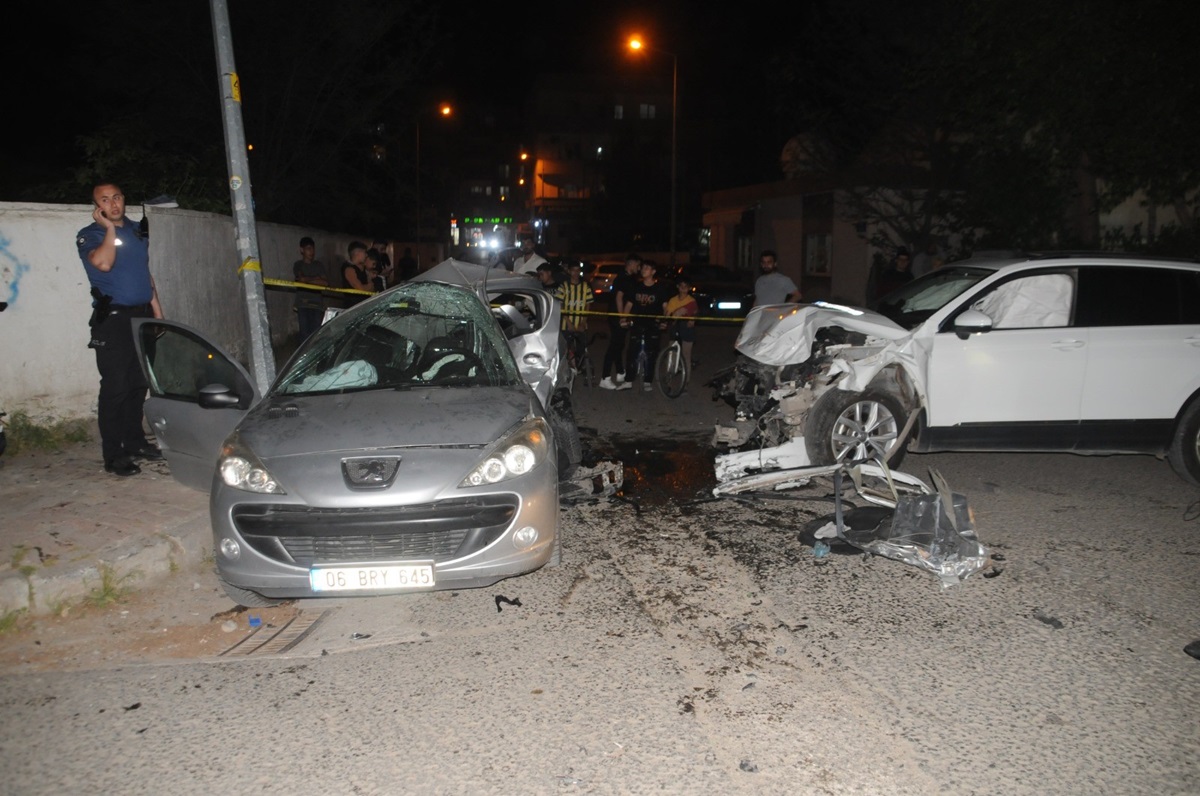 Trafik kazasında yaralanan astsubay hayatını kaybetti