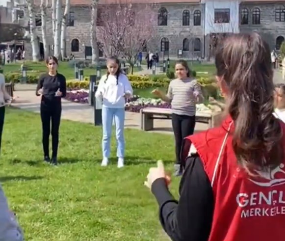 Diyarbakırlı Çocuklar 23 Nisan Etkinliklerinde Doyasıya Eğlendi!