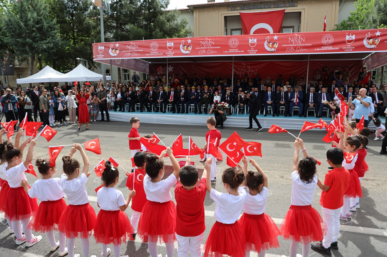 Diyarbakır’da 23 Nisan coşkuyla kutlandı