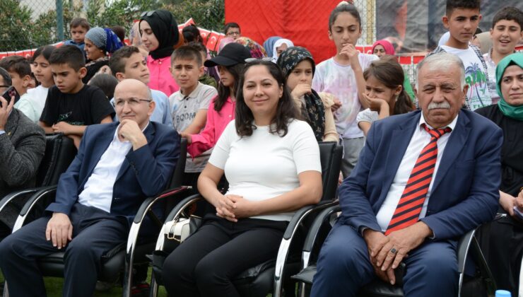 Diyarbakır’da 23 Nisan töreninde Kaymakam, DEM Partili Başkan Vekilini kovdu