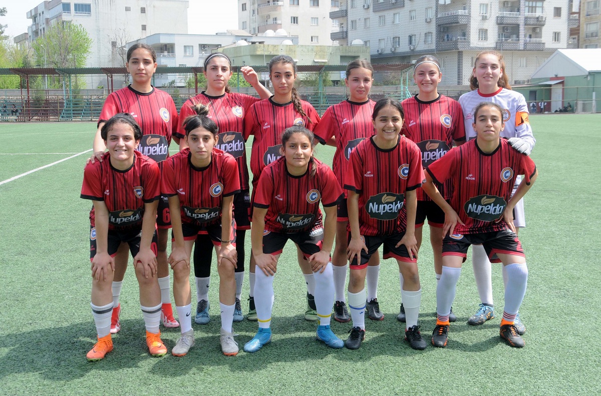 Cizreli kadın futbolcular play-offlarda