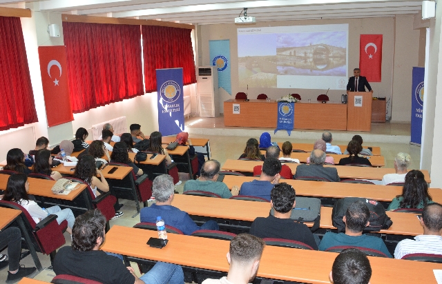 Dicle Üniversitesinde “Üniversite- Şehir Buluşmaları: Dünden Bugüne Diyarbakır Turizmi” adlı söyleşi