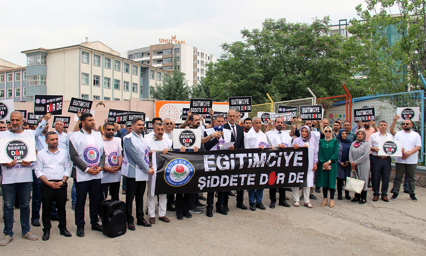 Diyarbakır'da eğitimciye şiddet kınandı!