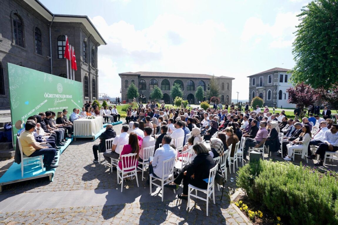 Diyarbakır'da ‘Öğretmenler Odası Buluşmaları' yapıldı