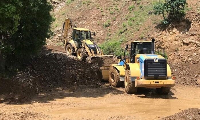 Diyarbakır’da heyelan nedeniyle kapanan yollar açıldı