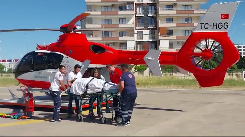 Diyarbakır'da yaralı şahıs ambulans helikopterle hastaneye nakledildi