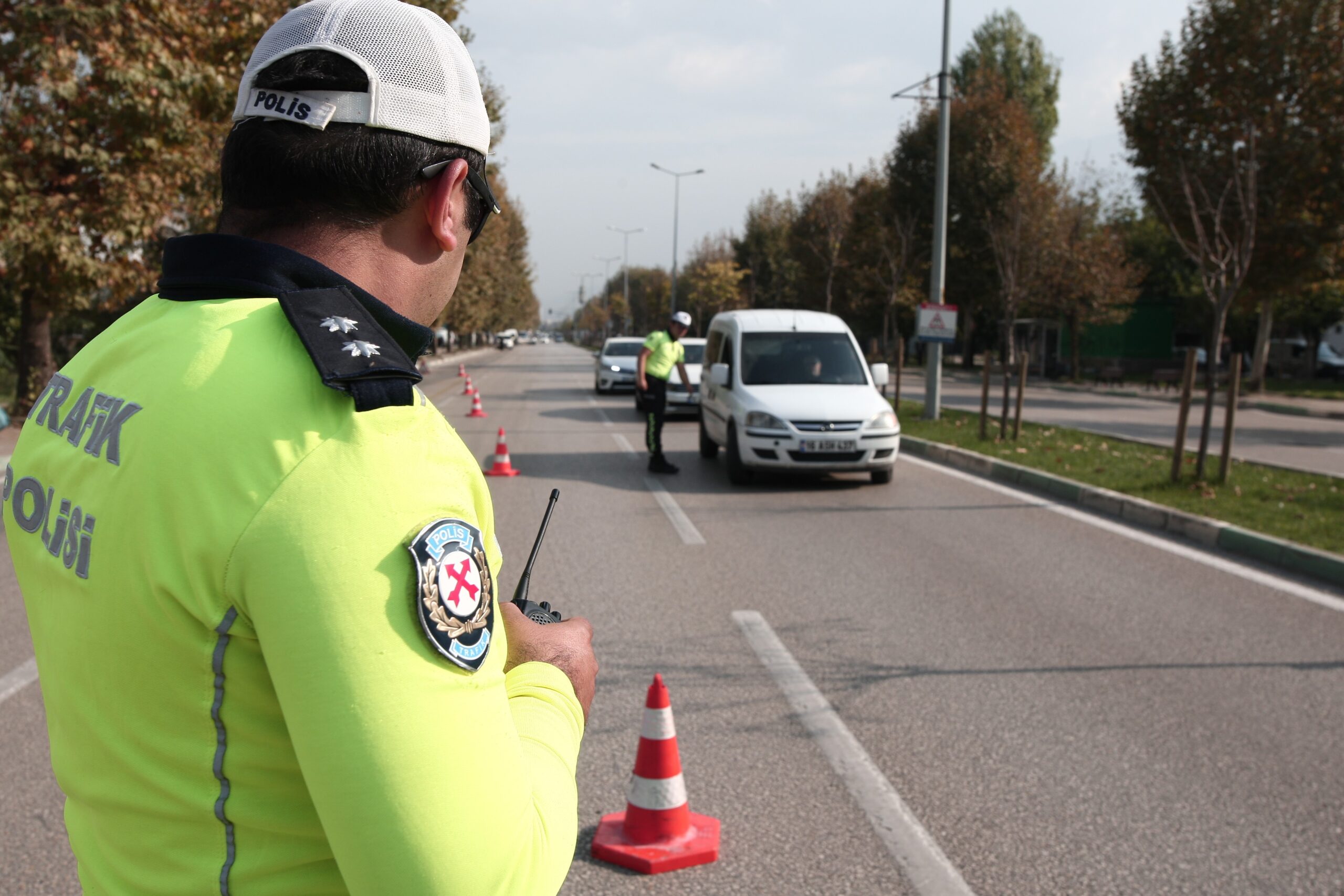 Trafik polisi ekiplerince 1 milyon 896 bin 66 araç denetlendi