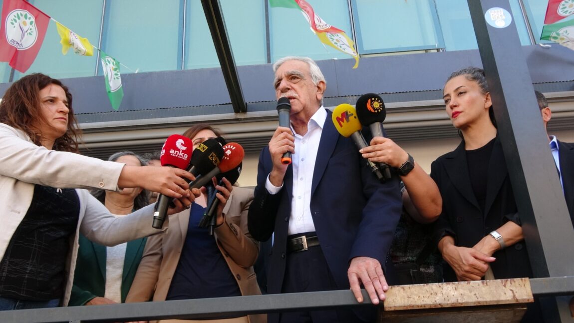 Ahmet Türk ve Gültan Kışanak Diyarbakır’da konuştu