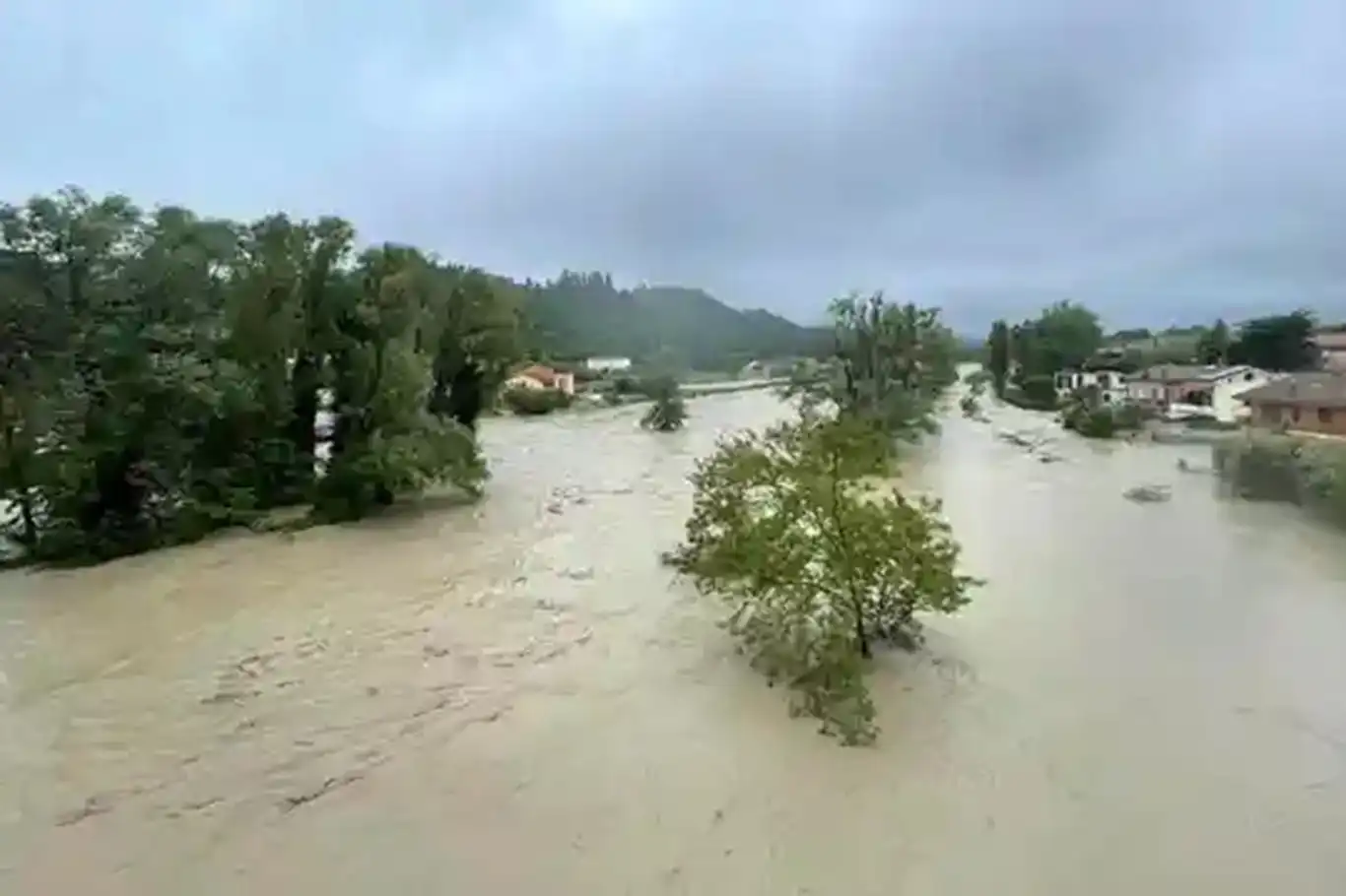 İtalya'da aşırı yağışların sele yol açtı: 15 ölü