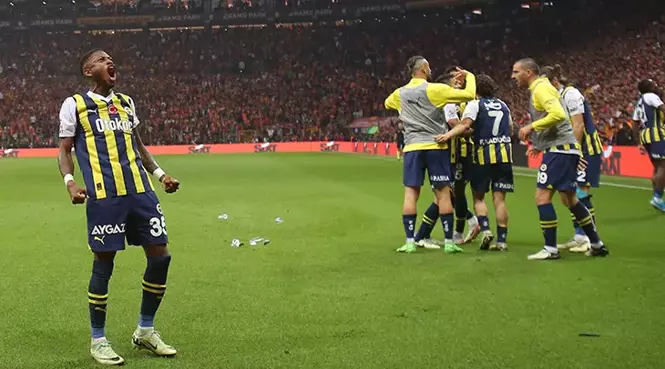 Fenerbahçe deplasmanda Galatasaray'ı yendi, umutlarını son haftaya taşıdı!