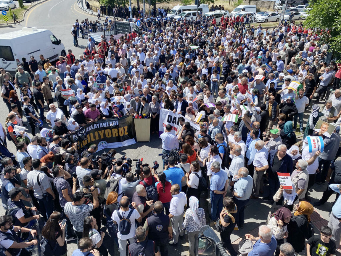 Diyarbakır’da ‘Kobani’ davası kararları yürüyüşle protesto edildi