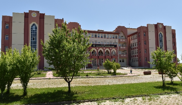 Dicle Üniversitesi Edebiyat Fakültesine Ünlü şair ve yazarın adı verildi