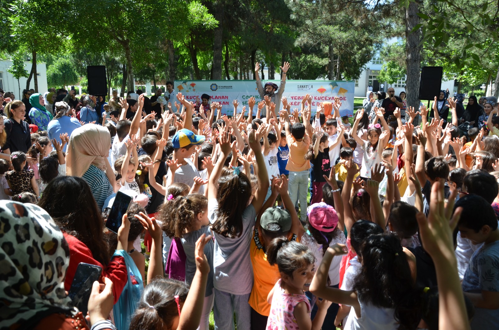 Diyarbakır'da ‘Çocuklar ile Şen Sokaklar’ etkinliği başladı