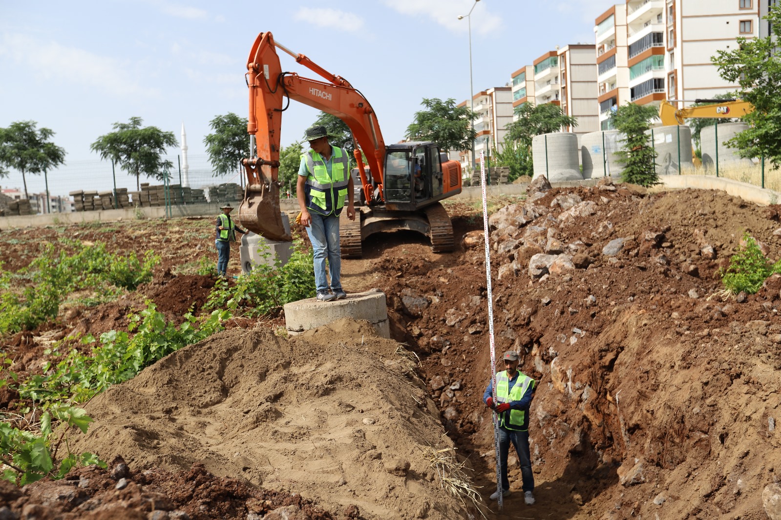 Diyarbakır'da köprülü kavşakta altyapı sorunu çözülüyor