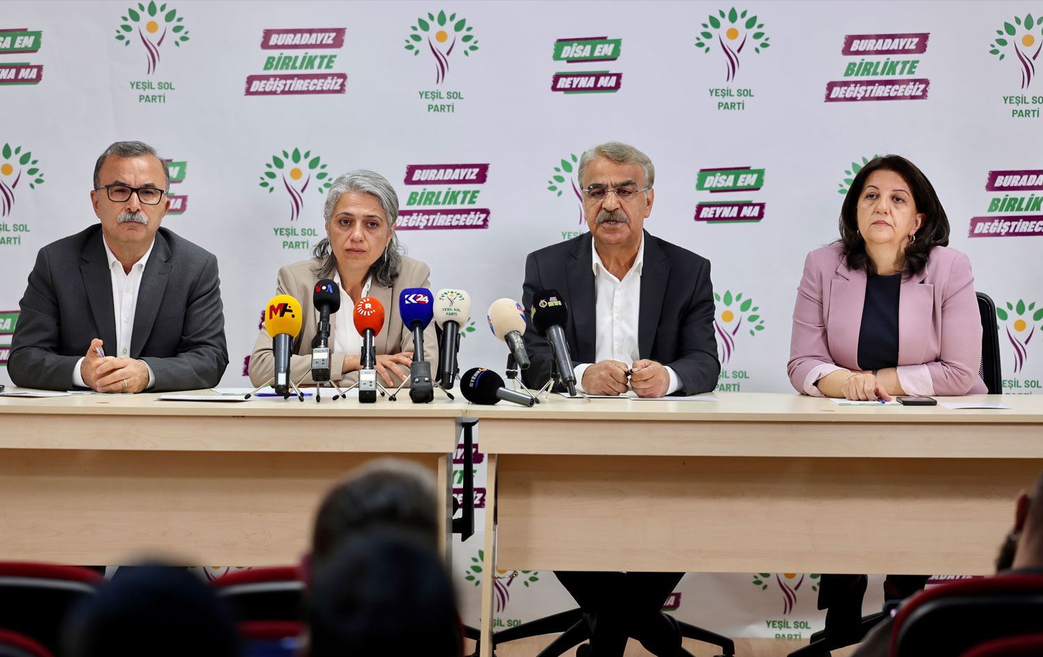 Oy kaybı yaşayan HDP yarın toplanıyor