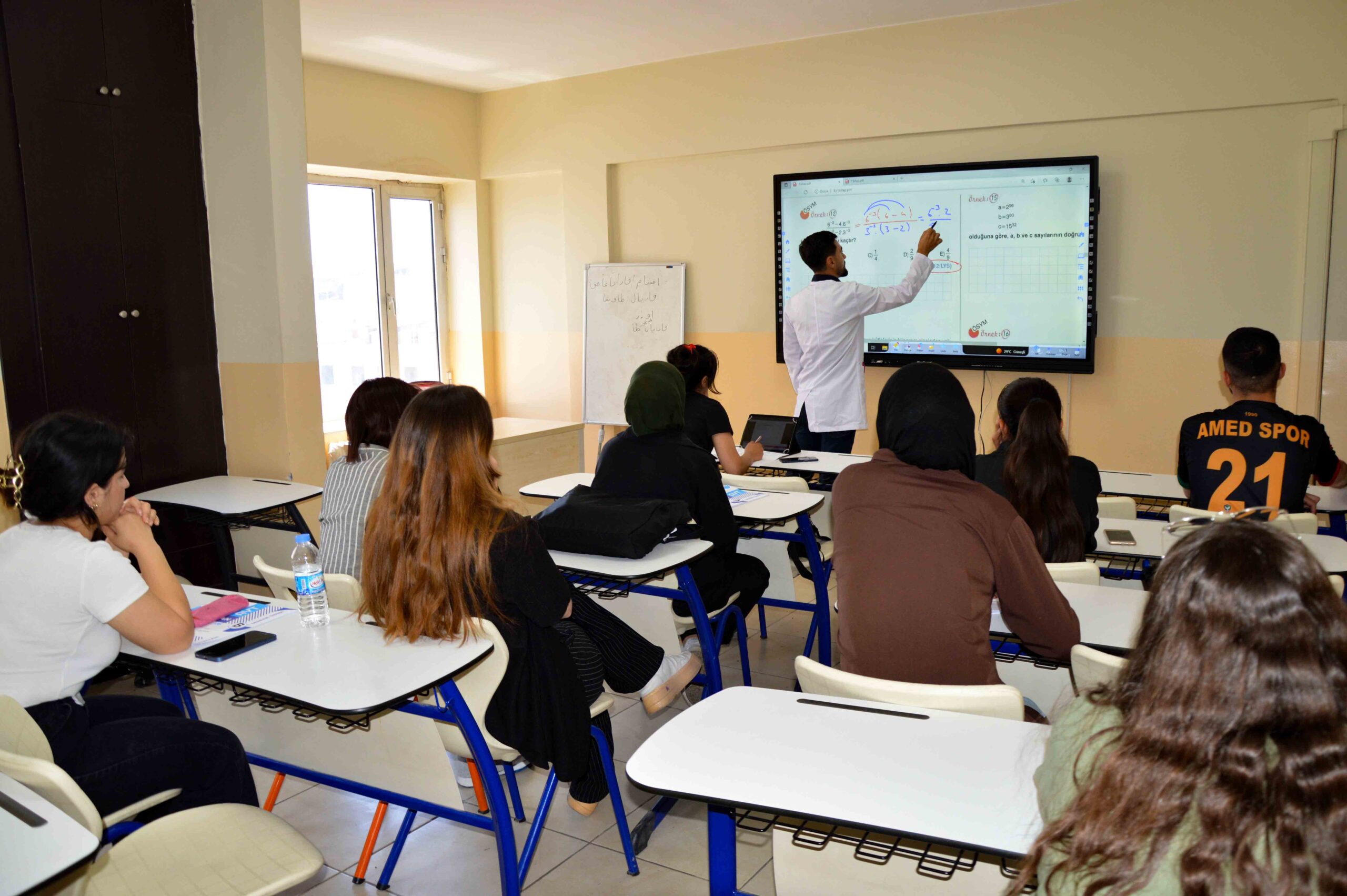 Diyarbakır'da Akademi Lise ve Konukevi Kız Yurdu öğrencileri sınavlara hazır