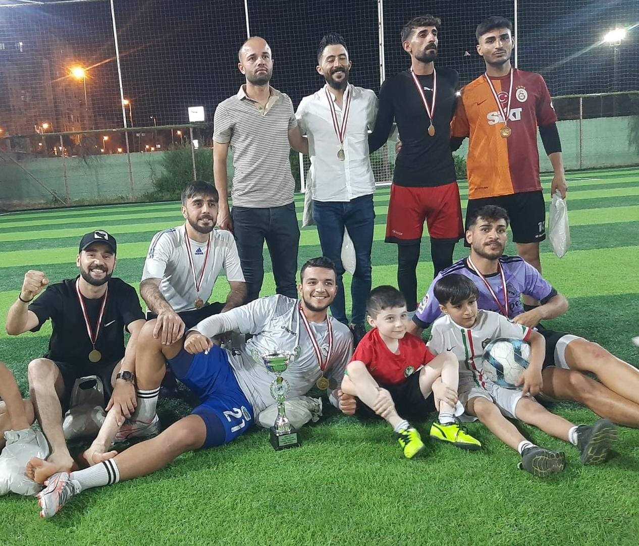 Diyarbakır’da düzenlenen Roj Halı saha futbol Turnuvası şampiyonu belli oldu