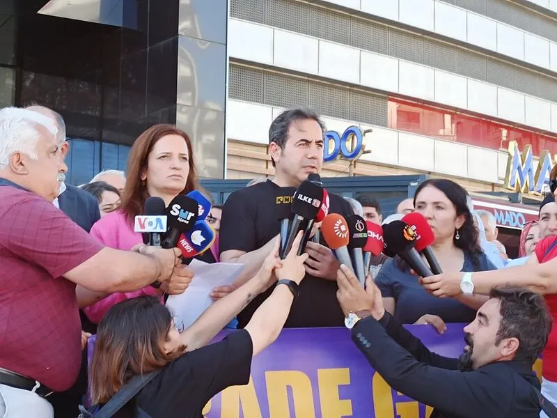 Hakkari Belediyesi'ne kayyım atanması Diyarbakır’da protesto edildi!