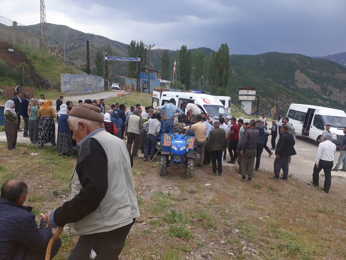 Üzerine yıldırım düşen genç kız yaralandı