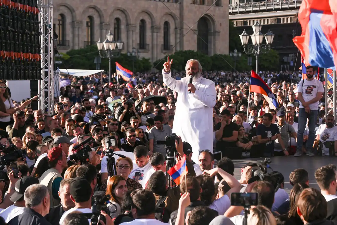 Ermenistan'da Azerbaycan'a toprak iade edilmesi protestoları sürüyor