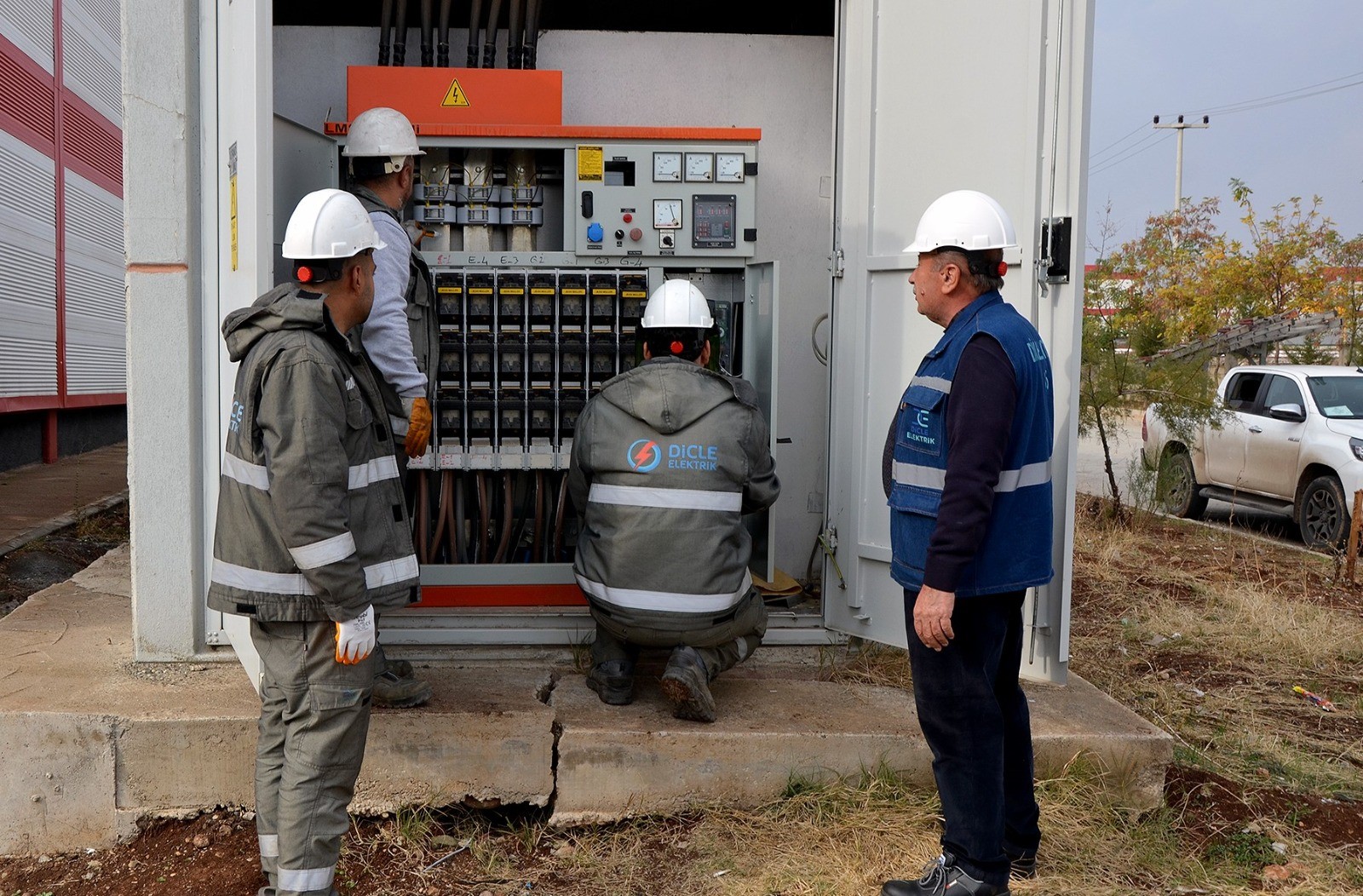 Kaçak elektriğin önüne geçildikçe şebekeler güçleniyor