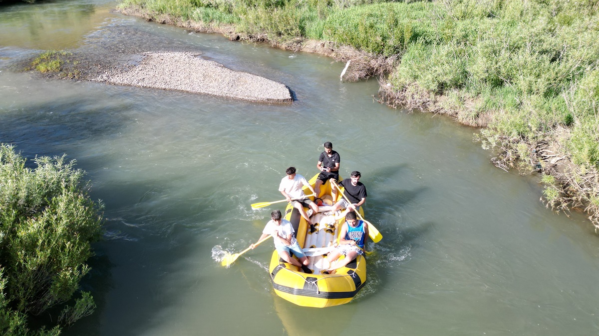 Sporcular 35 kilometrelik mendereslerde rafting yaptı