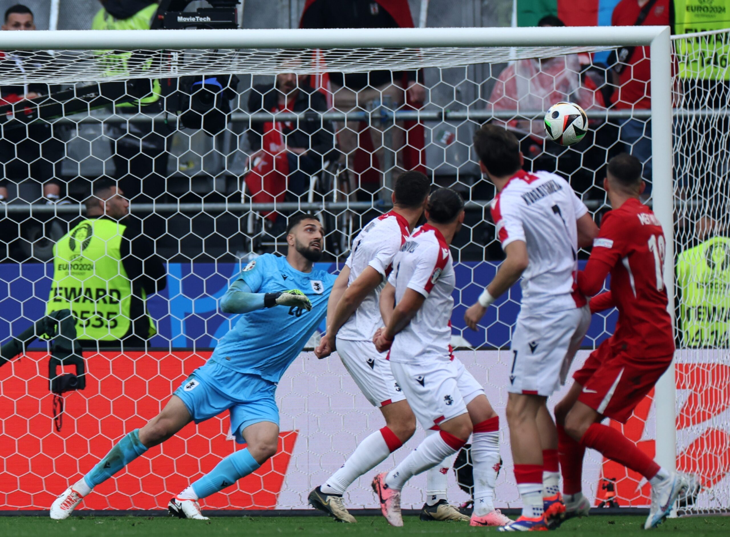 Euro 2024'te 'haftanın golü' Mert Müldür'den