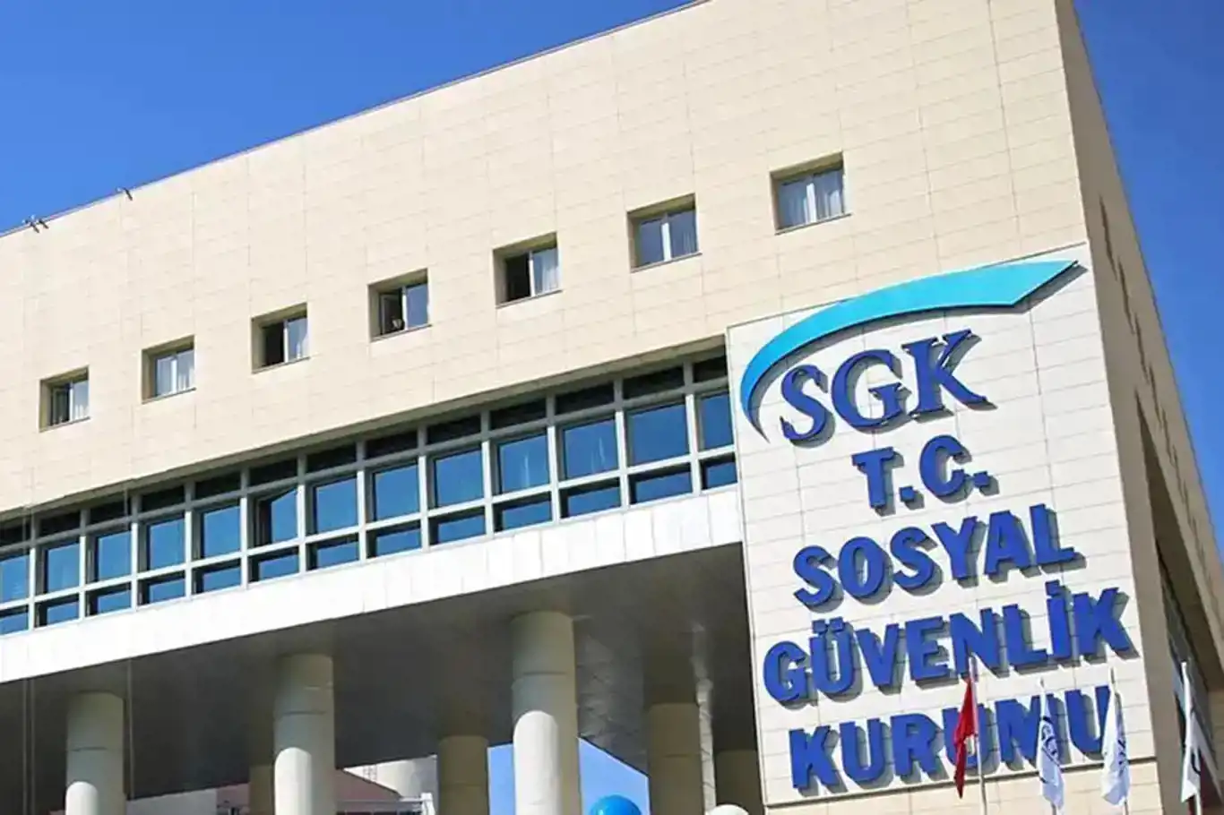 SGK'dan adı ve soyadı değişenlere uyarı