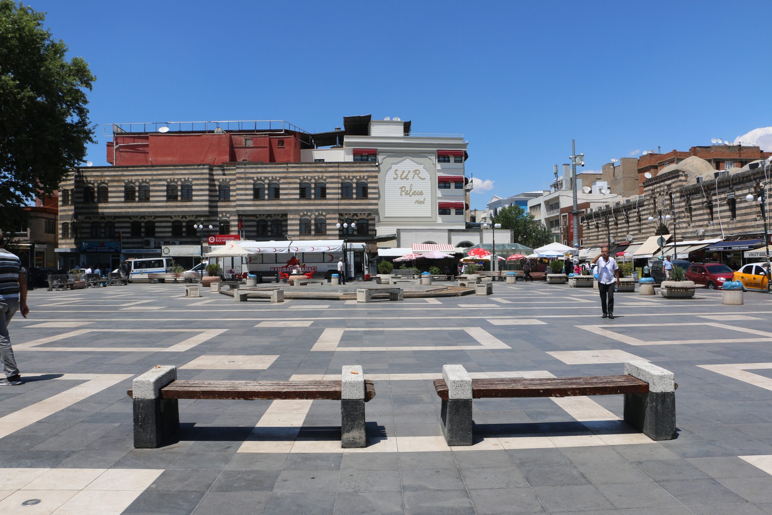 Diyarbakır'da termometreler 45 dereceyi gösterdi: Tarihi mekanlar boş kaldı