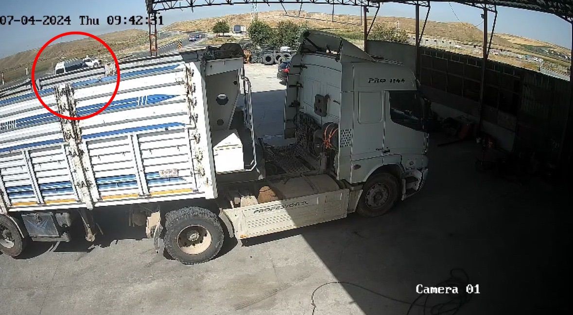 Diyarbakır'da 20 kişinin yaralandığı kaza güvenlik kamerasına yansıdı