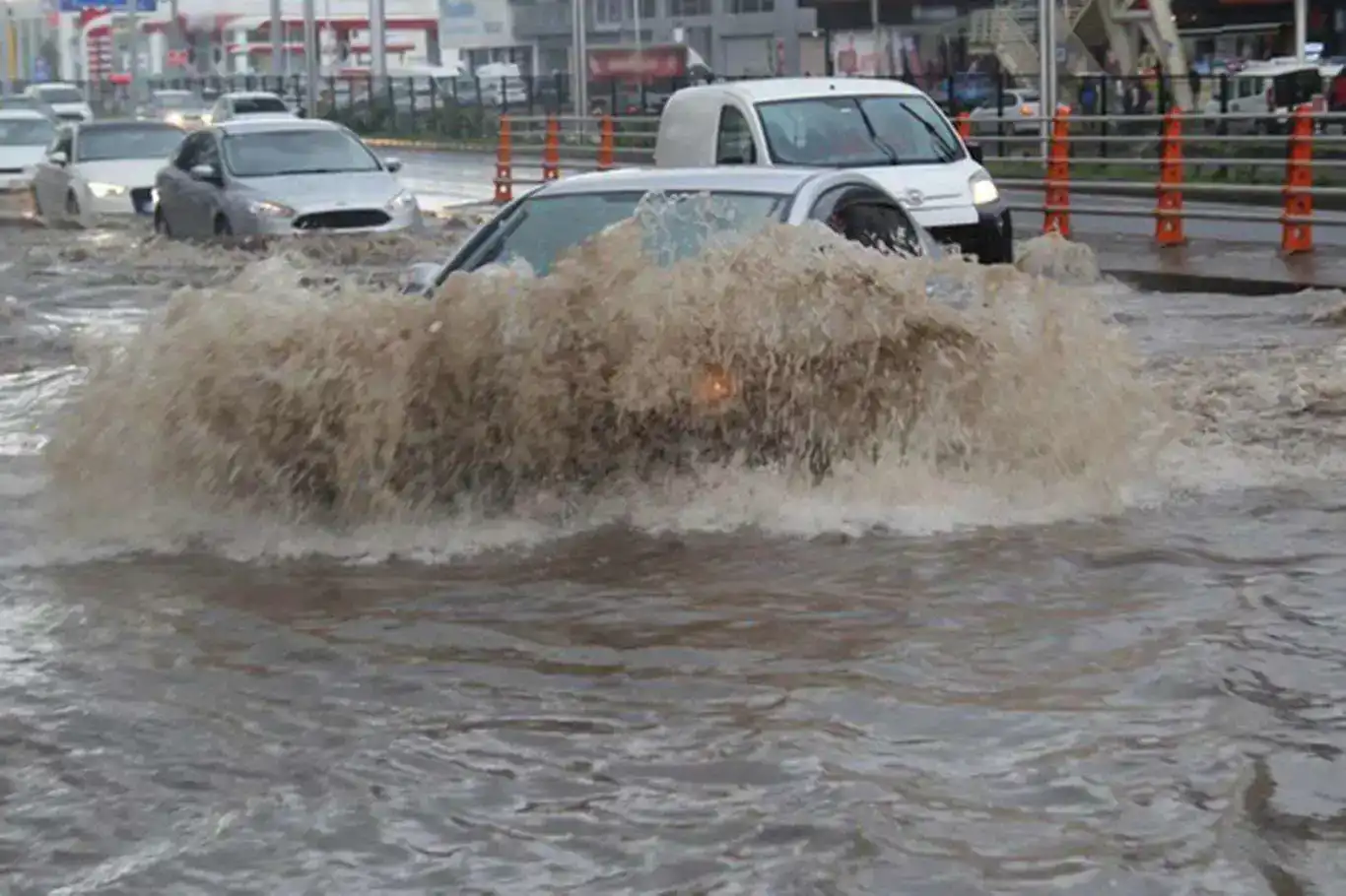 Meteoroloji'den 5 il için sağanak uyarısı