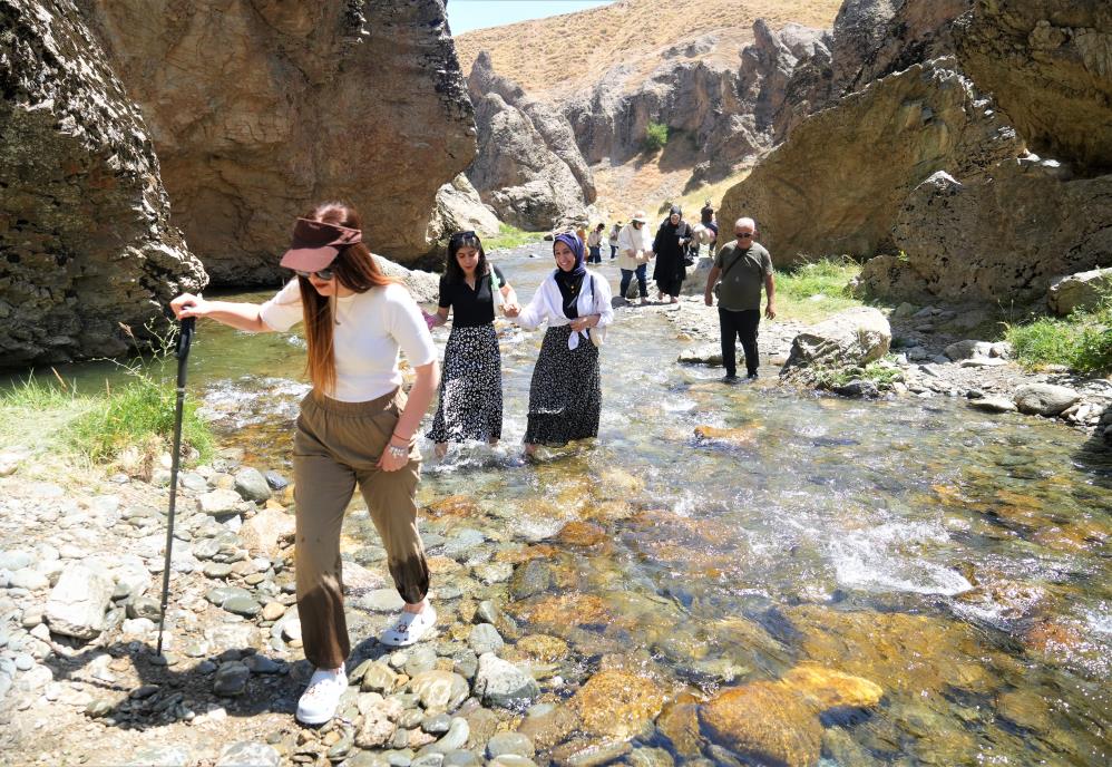 Kızılağaç Kanyonu doğaseverleri ağırlamaya başladı